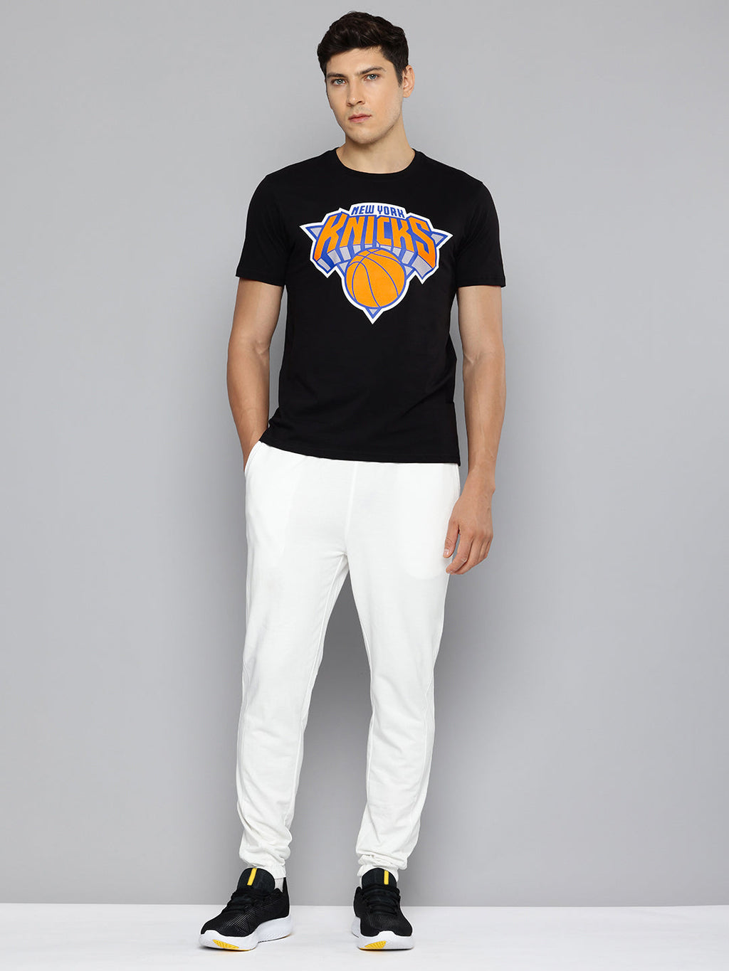 New York Knicks Classic Crest T-Shirt