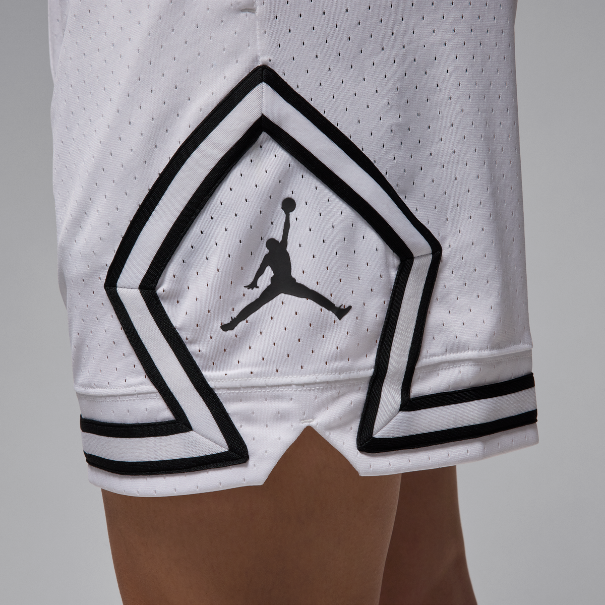 Jordan Sport Men's Dri-FIT 7" Mesh Diamond Shorts