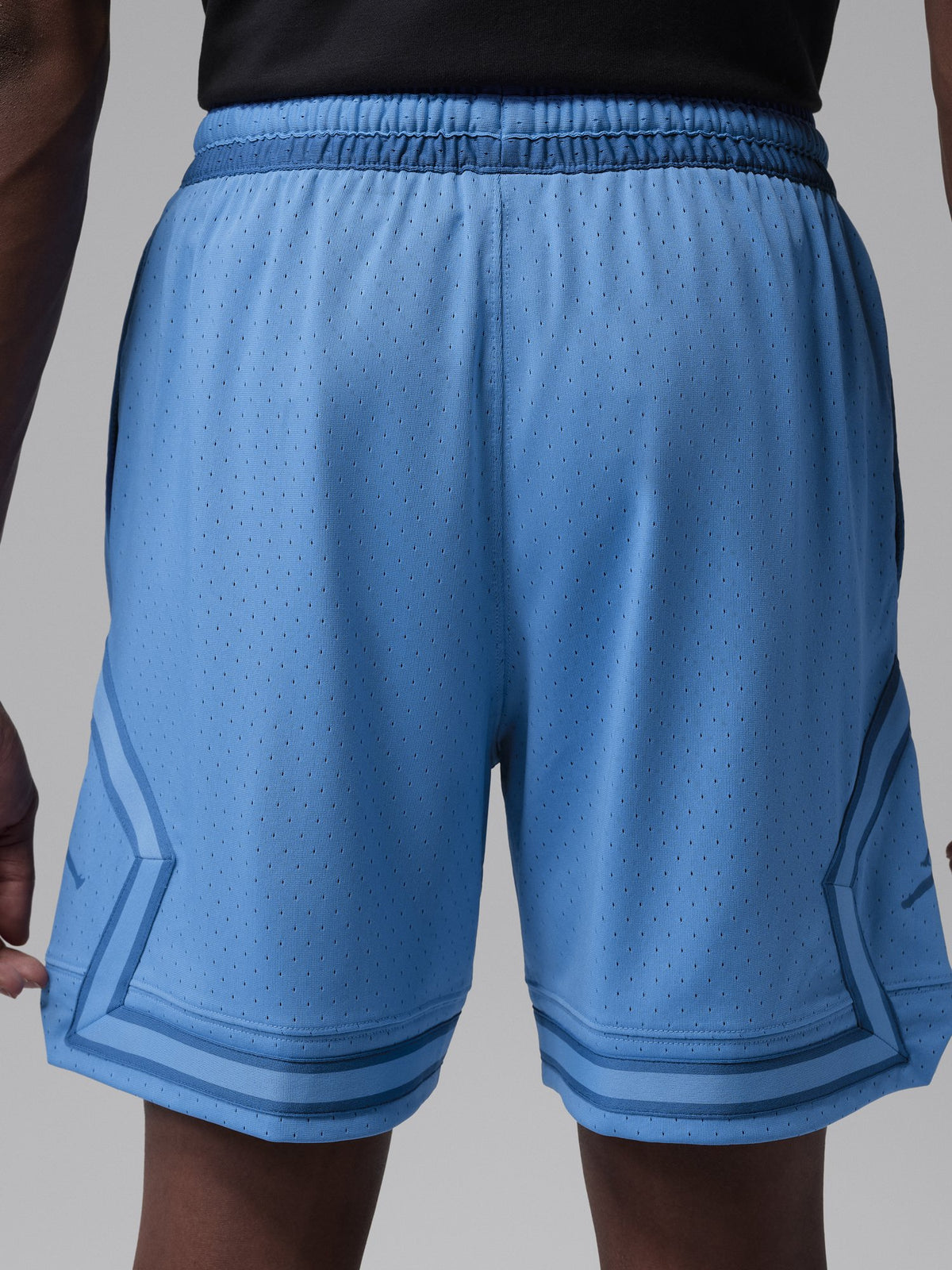 Jordan Sport Men's Dri-FIT 7" Mesh Diamond Shorts