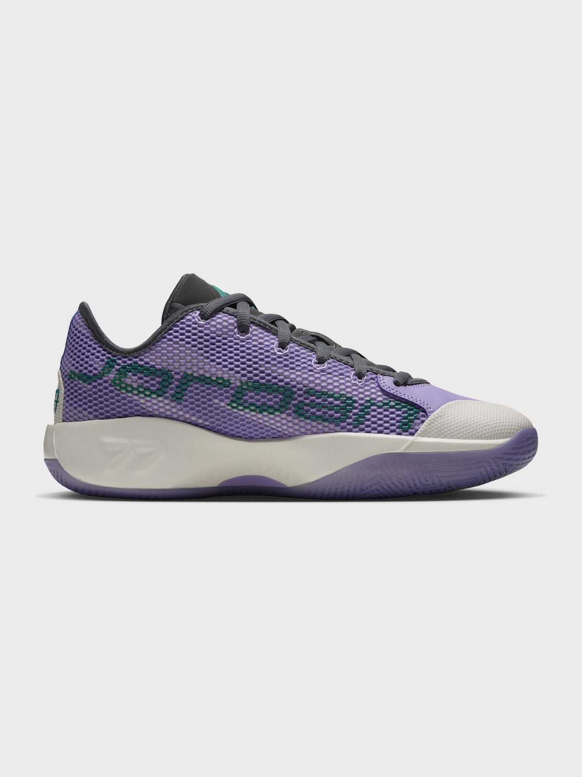 Luka 77 PF Basketball Shoes