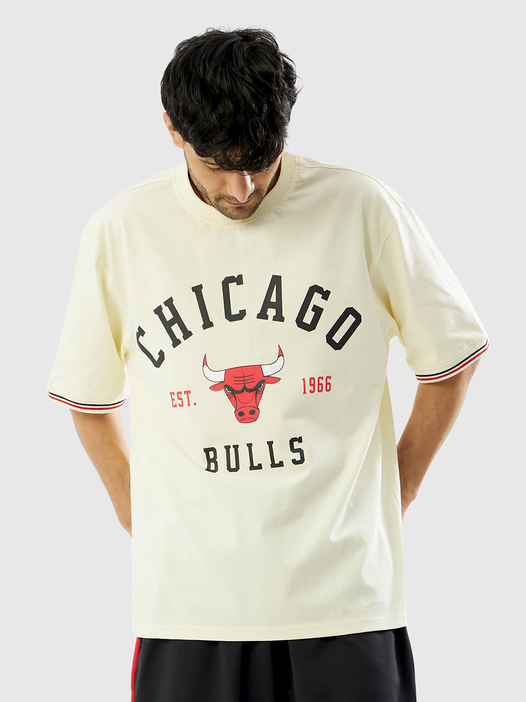 Chicago Bulls Off-White Oversized T-Shirt