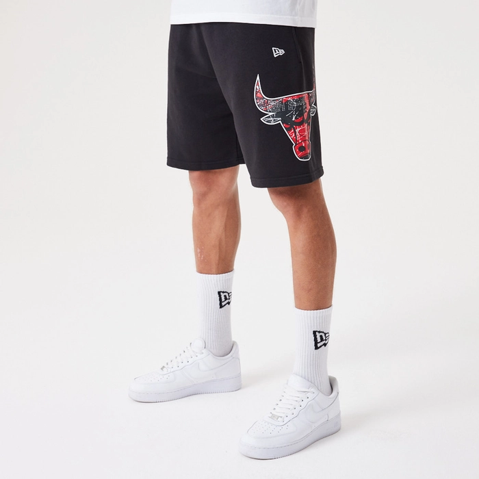 CHICAGO BULLS NBA TEAM LOGO SHORTS 'BLACK'