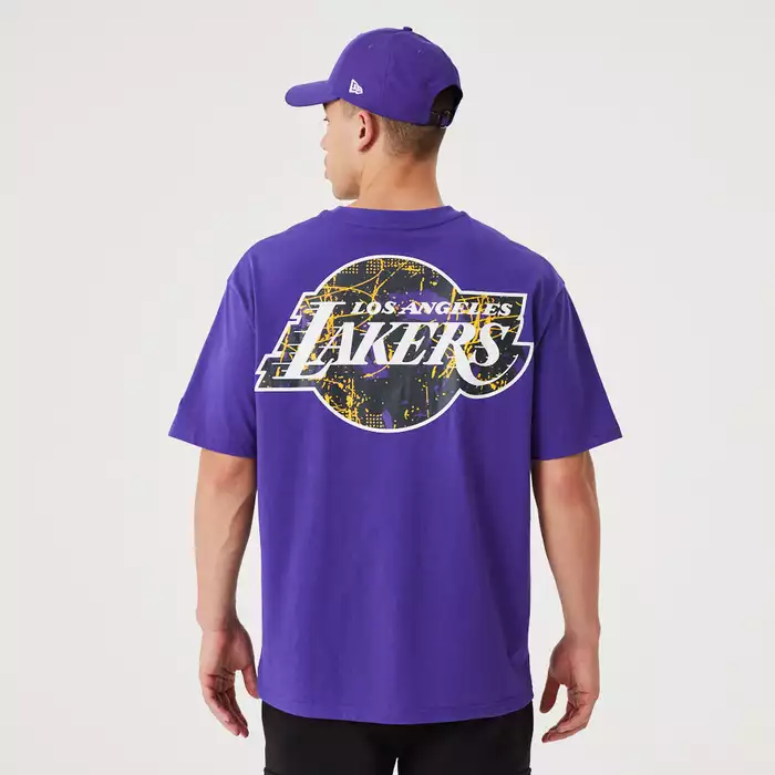 LOS ANGELES LAKERS NBA INFILL TEAM LOGO OVERSIZED T-SHIRT 'PURPLE'