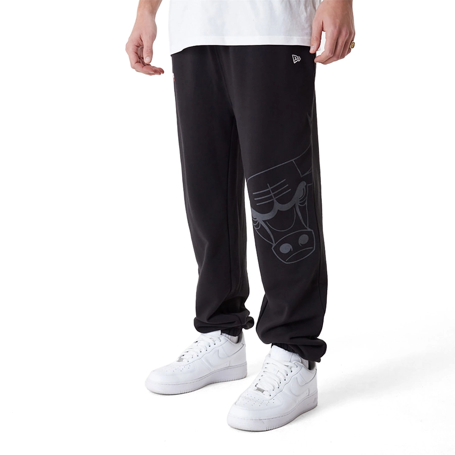 CHICAGO BULLS NBA LOGO JOGGERS 'BLACK'
