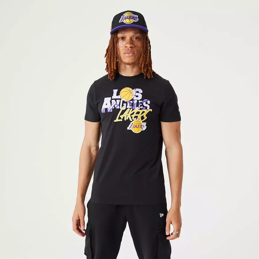 LOS ANGELES LAKERS NBA INFILL GRAPHIC T-SHIRT 'BLACK'